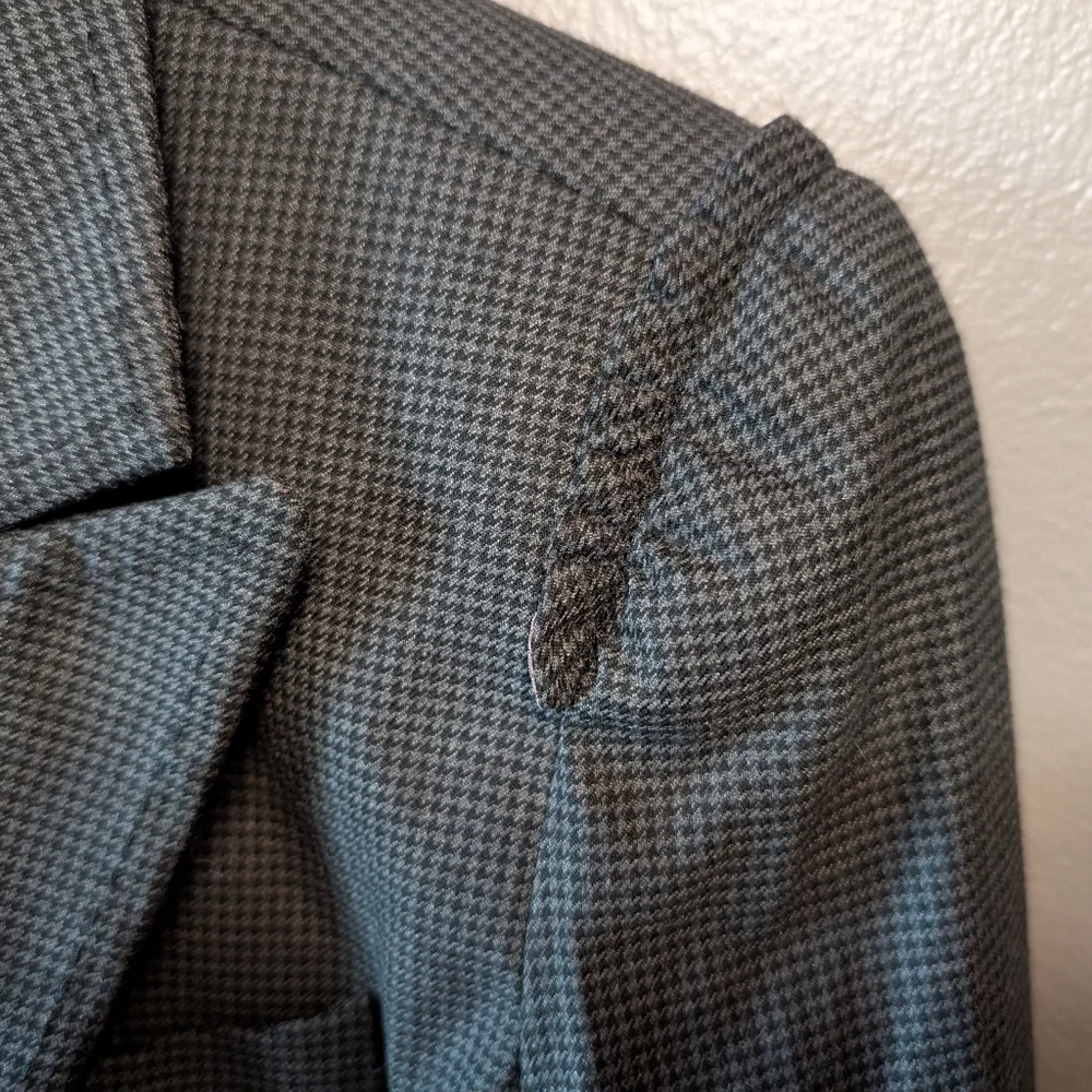 LOFT Gray Blazer with Notched Lapels and Ruffled Shoulders Women's 10 Petite - Picture 5 of 9